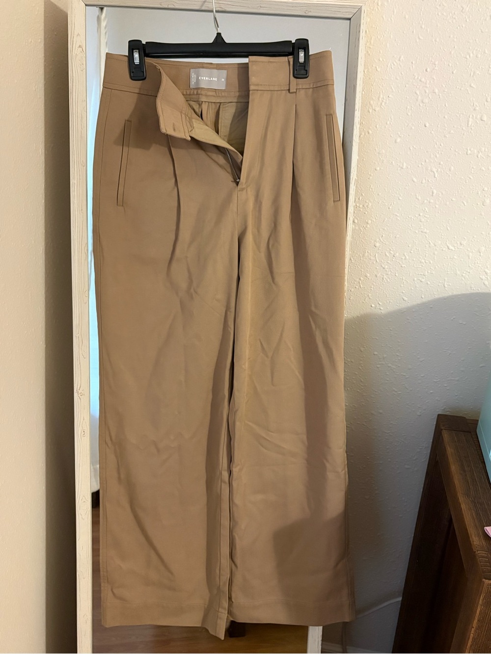 Everlane Draper Pleated Pant in Buttersmooth